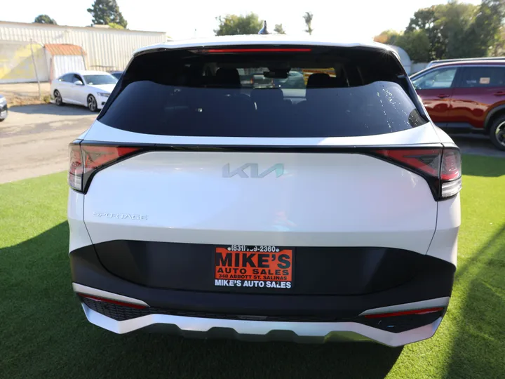 WHITE, 2023 KIA SPORTAGE LX Image 9