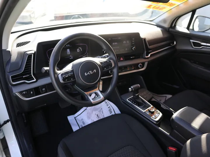 WHITE, 2023 KIA SPORTAGE LX Image 13