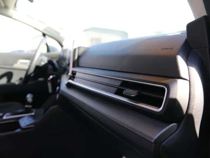 WHITE, 2023 KIA SPORTAGE LX Image 30
