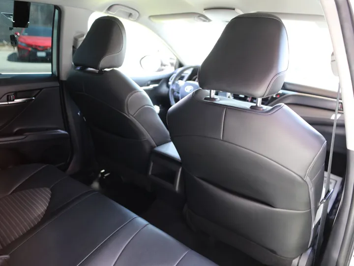 SILVER, 2022 TOYOTA CAMRY SE Image 26
