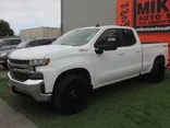 WHITE, 2020 CHEVROLET SILVERADO LT Thumnail Image 3