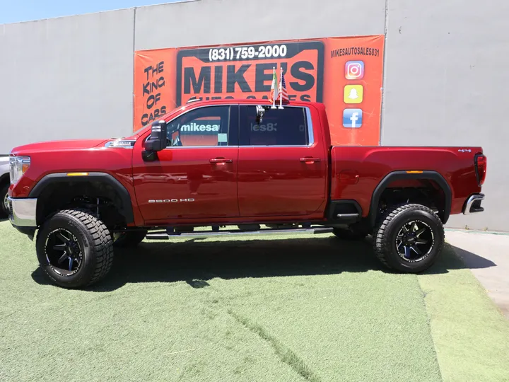 RED, 2023 GMC SIERRA 2500 Image 10