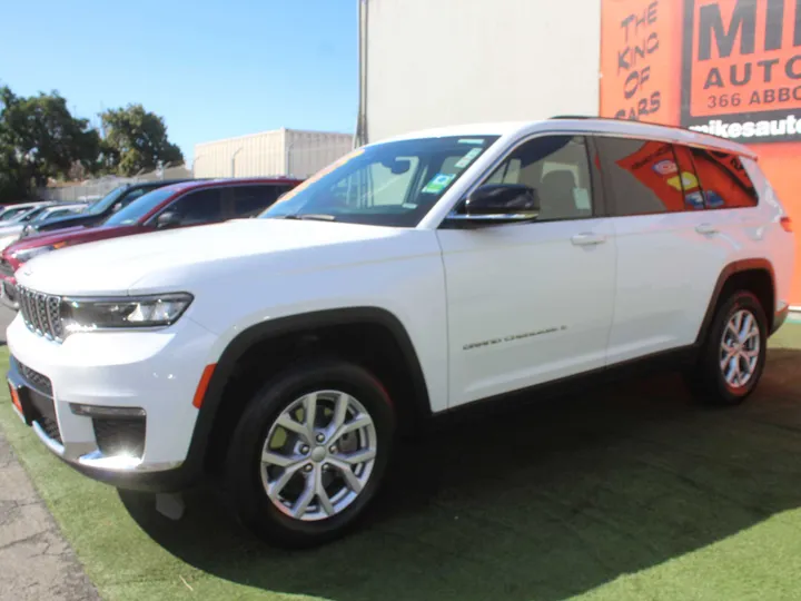 WHITE, 2022 JEEP GRAND CHEROKEE LIMITED Image 3