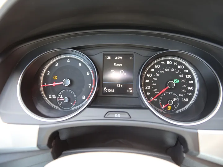 WHITE, 2019 VOLKSWAGEN ATLAS SE Image 15