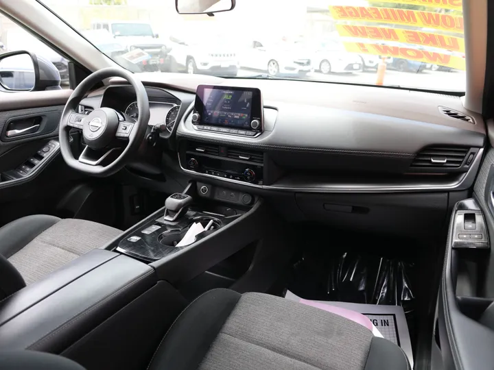 GRAY, 2023 NISSAN ROGUE SV Image 31