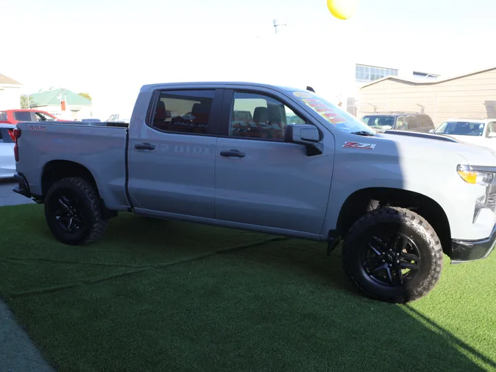 GRAY, 2024 CHEVROLET SILVERADO CUSTOM TRAIL BOSS Image 5