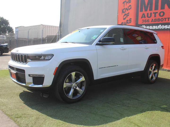 WHITE, 2021 JEEP GRAND CHEROKEE LIMITED Image 3