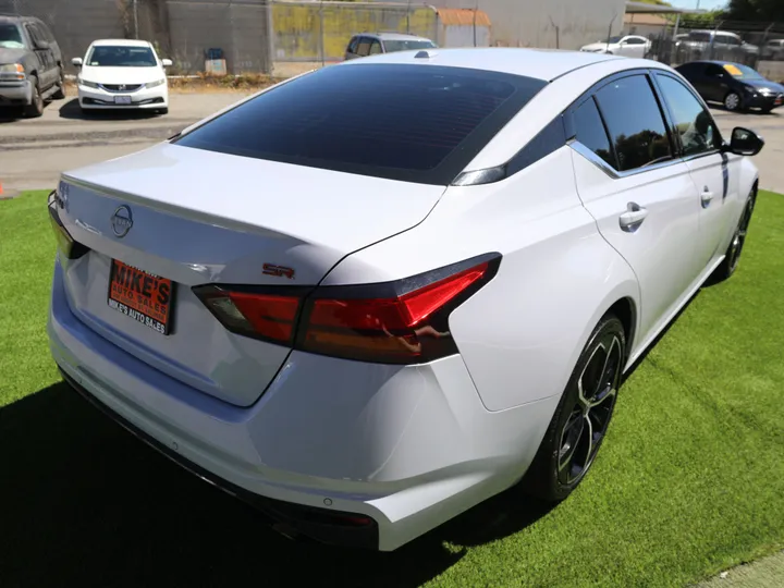 GRAY, 2023 NISSAN ALTIMA SR Image 6