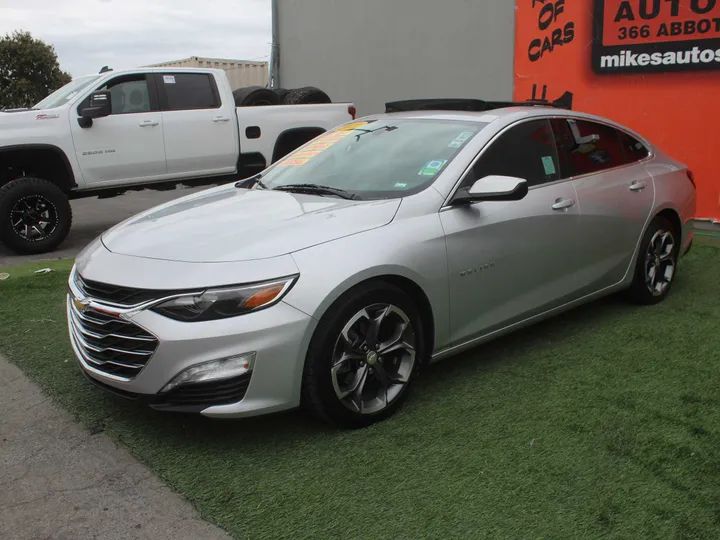 SILVER, 2021 CHEVROLET MALIBU LT Image 3