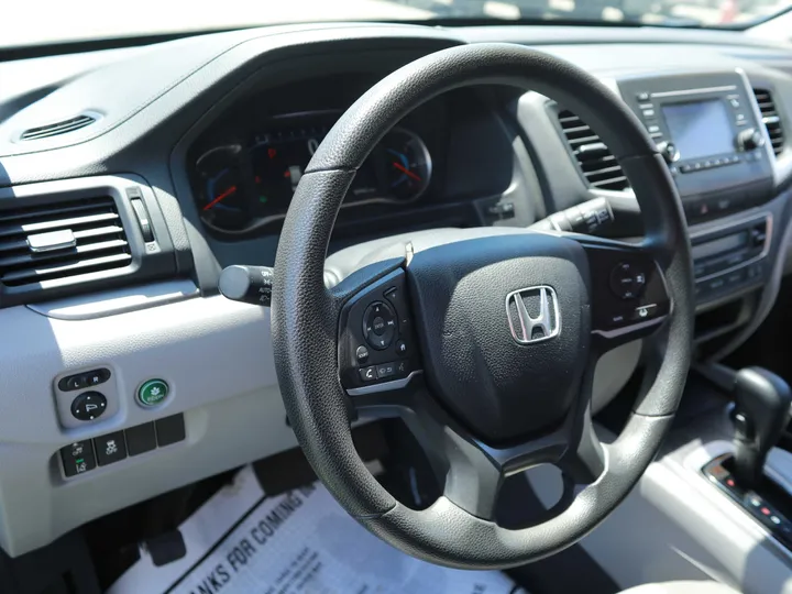 GRAY, 2020 HONDA PILOT LX Image 26