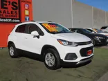 WHITE, 2021 CHEVROLET TRAX LT Thumnail Image 7