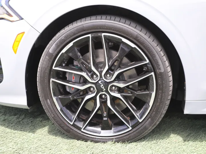 2024 KIA K5 GT Image 12
