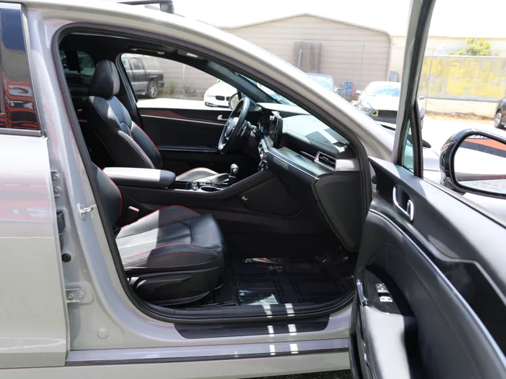 2024 KIA K5 GT Image 28