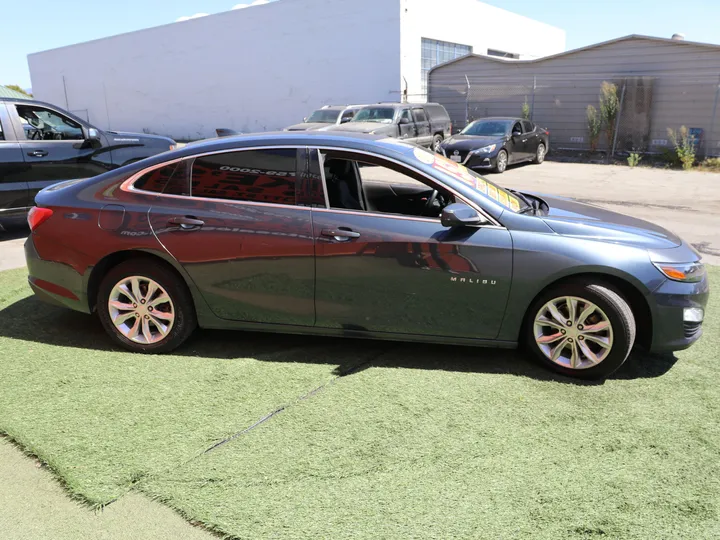 GRAY, 2020 CHEVROLET MALIBU LT Image 5