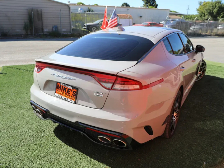 SILVER, 2022 KIA STINGER GT1 Image 5