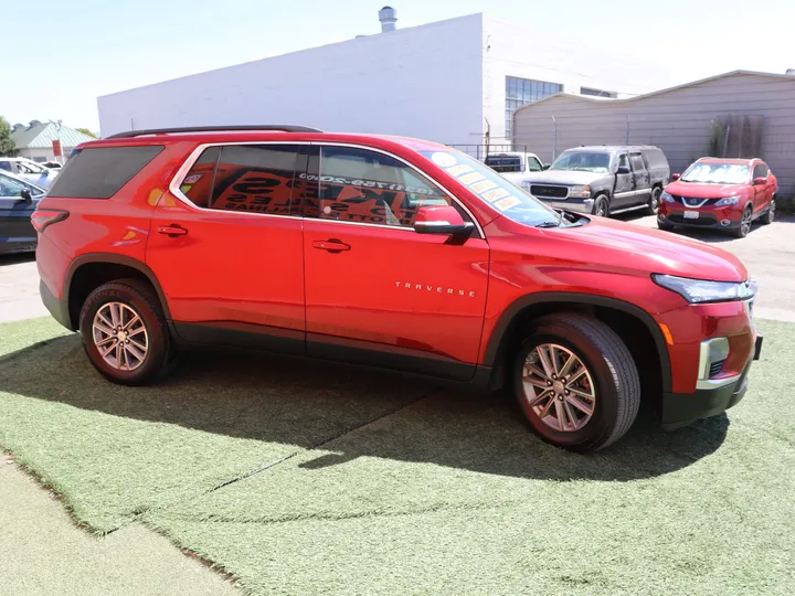 RED, 2023 CHEVROLET TRAVERSE LT Image 5