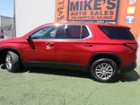 RED, 2023 CHEVROLET TRAVERSE LT Thumnail Image 10