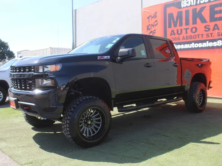 BLACK, 2019 CHEVROLET SILVERADO CUSTOM TRAIL BOSS Image 3