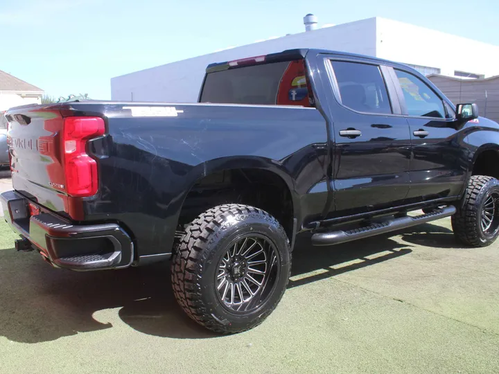 BLACK, 2019 CHEVROLET SILVERADO CUSTOM TRAIL BOSS Image 5