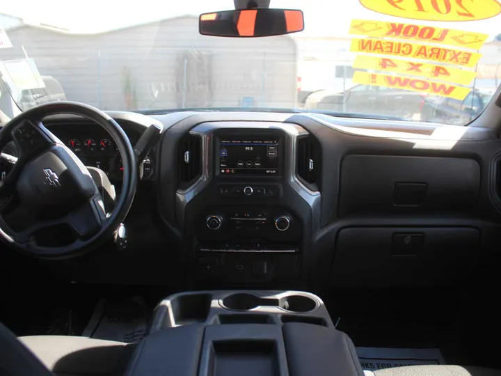 BLACK, 2019 CHEVROLET SILVERADO CUSTOM TRAIL BOSS Image 12