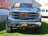 BLUE, 2024 GMC SIERRA SLT Thumnail Image 3