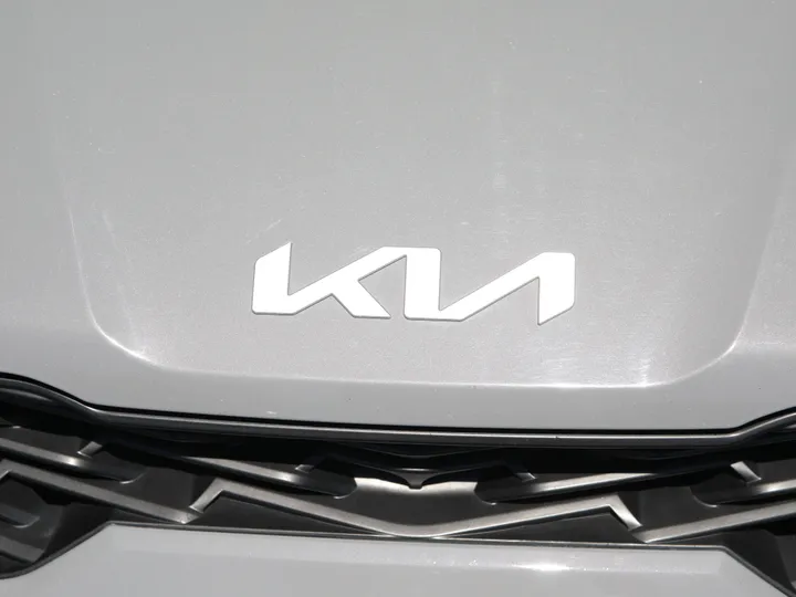 GRAY, 2022 KIA K5 GT-LINE Image 34