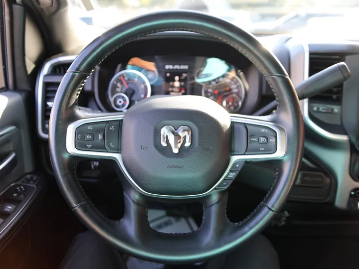 WHITE, 2023 RAM 2500 BIG HORN Image 18