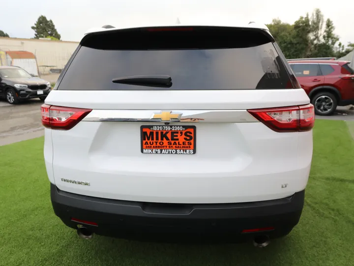WHITE, 2019 CHEVROLET TRAVERSE LT Image 9
