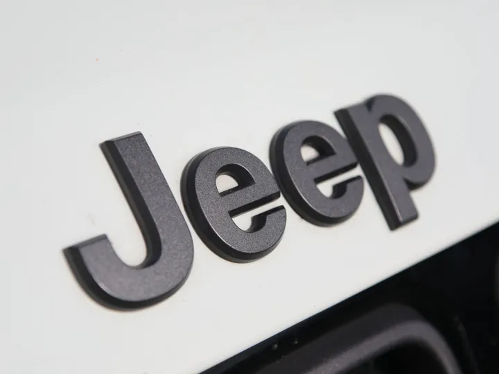 WHITE, 2021 JEEP COMPASS TRAILHAWK Image 34