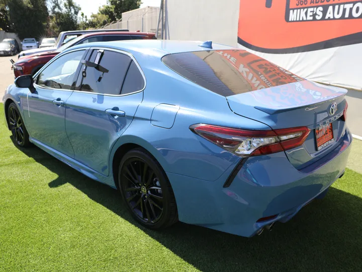 BLUE, 2023 TOYOTA CAMRY XSE Image 10