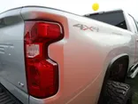 2022 CHEVROLET SILVERADO LT Thumnail Image 6