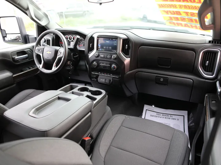 2022 CHEVROLET SILVERADO LT Image 35