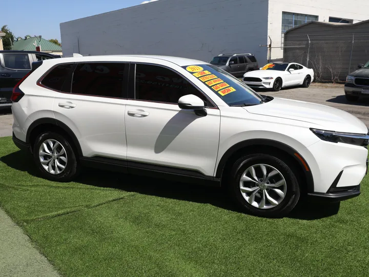 WHITE, 2023 HONDA CR-V LX Image 5