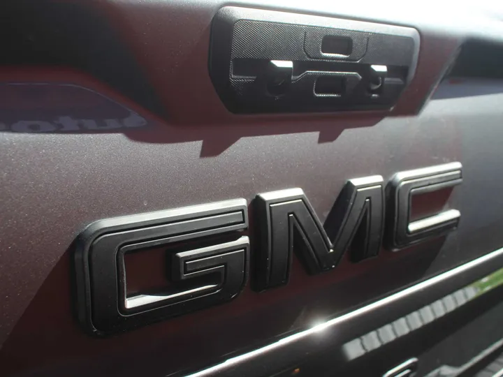 GRAY, 2021 GMC SIERRA ELEVATION Image 8