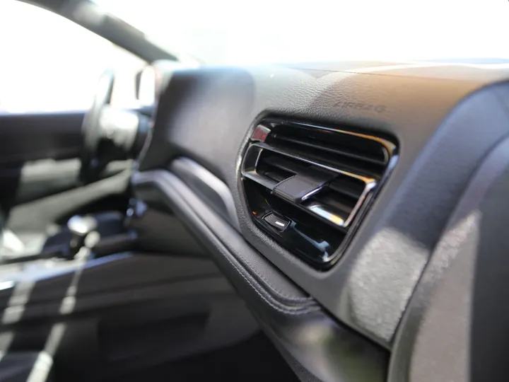 2022 DODGE DURANGO GT Image 32