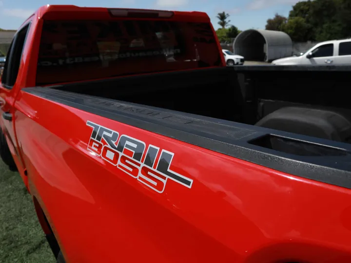 RED, 2019 CHEVROLET SILVERADO CUSTOM TRAIL BOSS Image 39