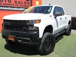 WHITE, 2021 CHEVROLET SILVERADO CUSTOM TRAIL BOSS Thumnail Image 2