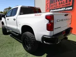 WHITE, 2021 CHEVROLET SILVERADO CUSTOM TRAIL BOSS Thumnail Image 10