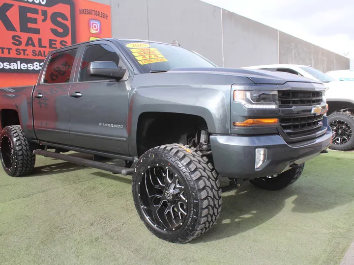 GRAY, 2018 CHEVROLET SILVERADO LT Image 6