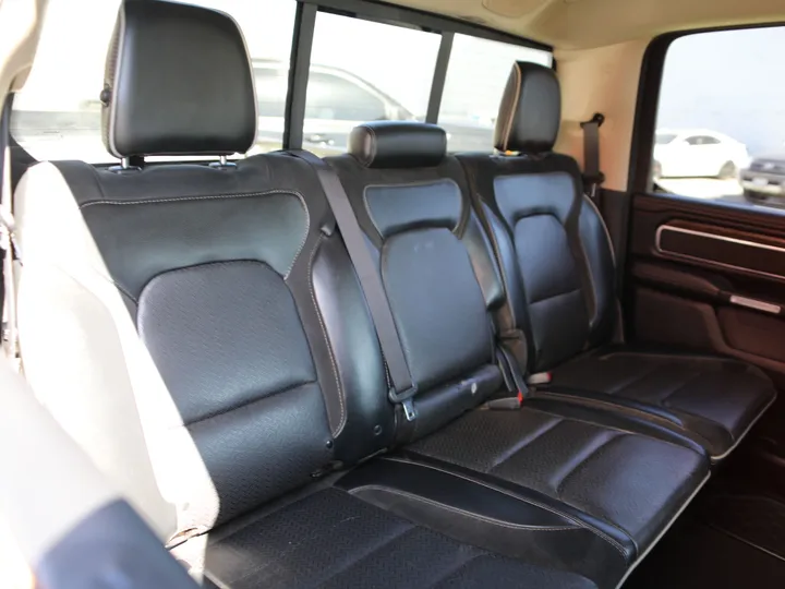 WHITE, 2019 RAM 1500 LARAMIE Image 29