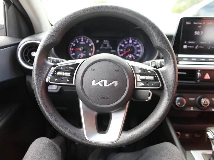 WHITE, 2023 KIA FORTE LXS Image 17