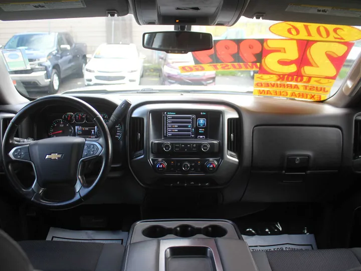 2016 CHEVROLET SILVERADO LT Image 13