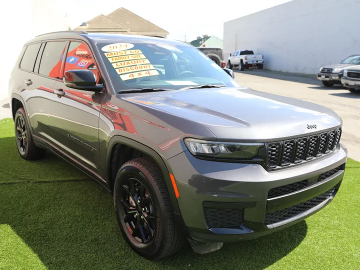 GRAY, 2024 JEEP GRAND CHEROKEE LAREDO Image 4