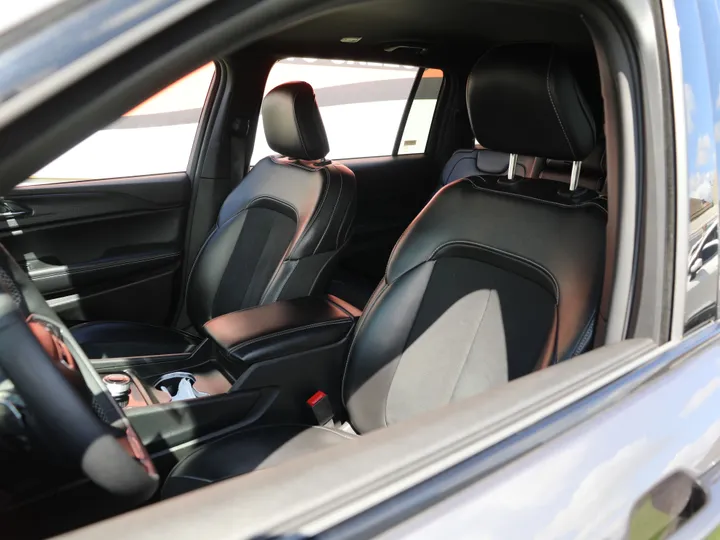 GRAY, 2024 JEEP GRAND CHEROKEE LAREDO Image 21