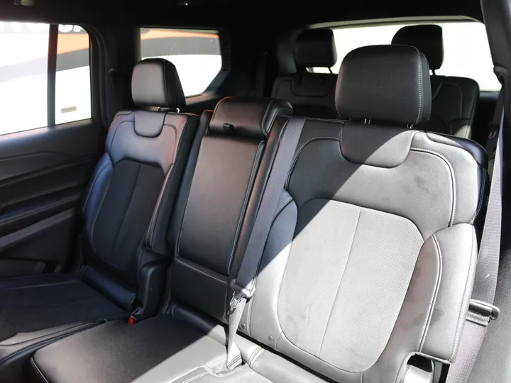 GRAY, 2024 JEEP GRAND CHEROKEE LAREDO Image 25