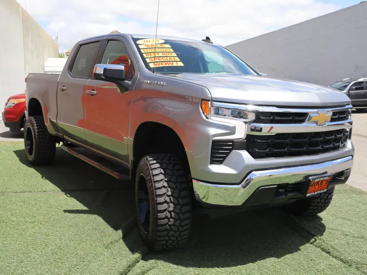 GRAY, 2023 CHEVROLET SILVERADO LT Image 4