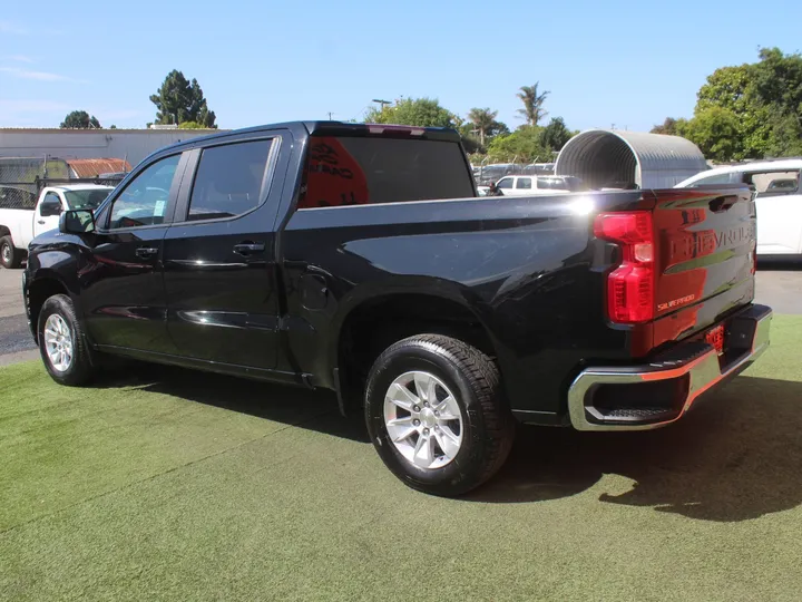 BLACK, 2020 CHEVROLET SILVERADO LT Image 4