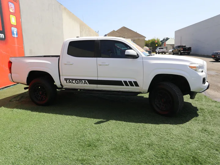 2019 TOYOTA TACOMA SR5 Image 4