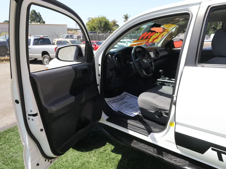 2019 TOYOTA TACOMA SR5 Image 20