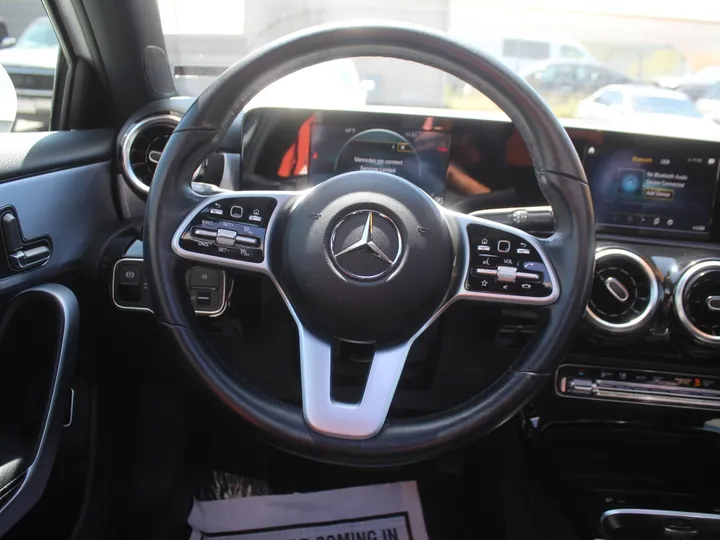 WHITE, 2019 MERCEDES-BENZ A220 Image 12